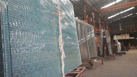El jumbo de múltiples capas de la ola calor cortó a la medida las hojas de cristal