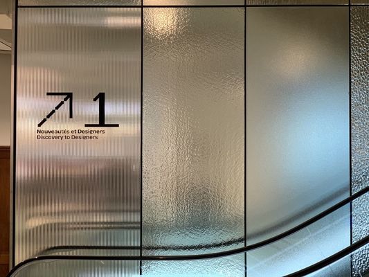 La capa intermediaria laqueada textura del arte 3D pintó Backsplash de cristal