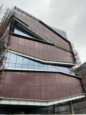 La ronda afila la malla de alambre irregular 0.38M M laminó los paneles de cristal