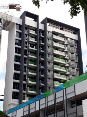 La ventana 12m m descolorido del balcón calienta el vidrio laminado fortalecido