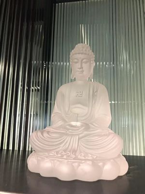 Buda de talla tradicional ornamental Liu Li Glass Art