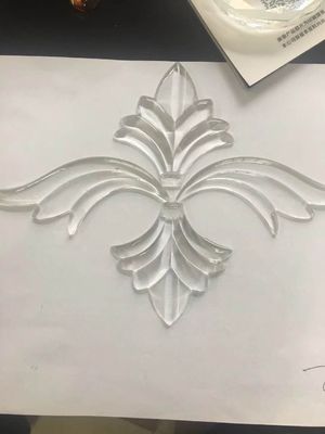 La pared del fondo de Elegent de la boda presenta cristales de acrílico
